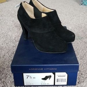 NWT Adrienne vittadini suede booties